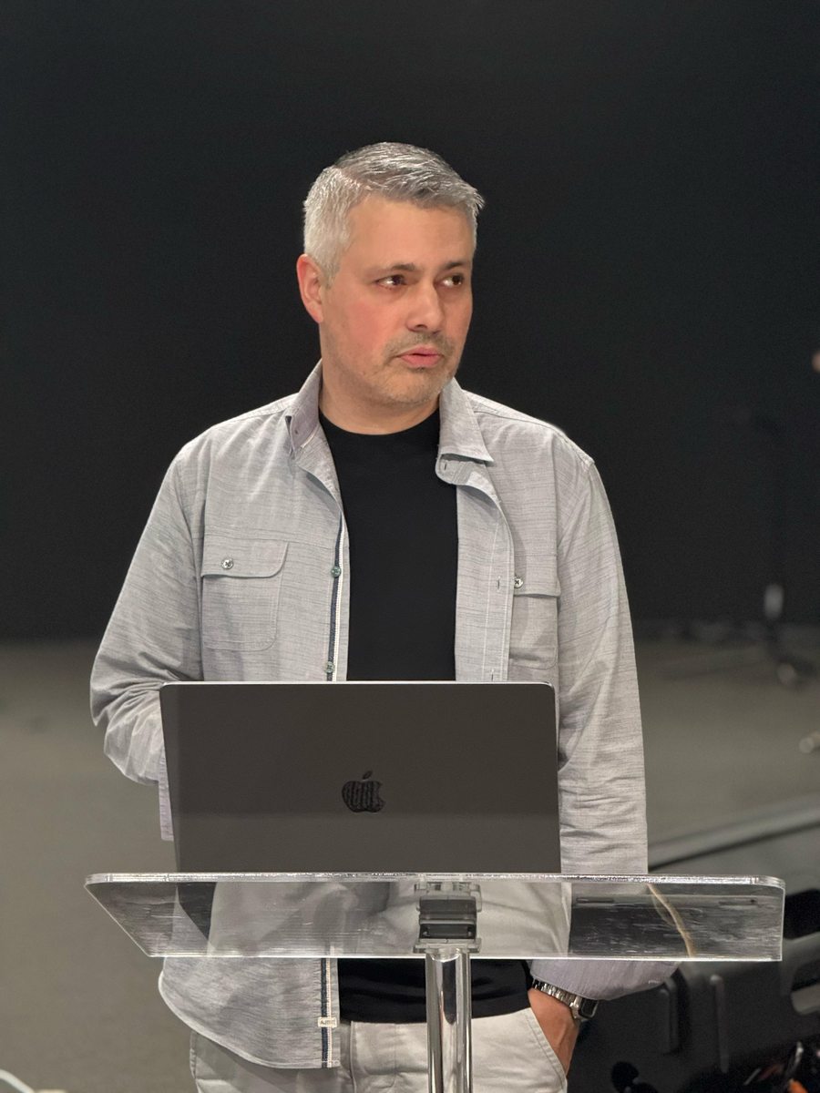Bruno Miranda presenting at a church teaching event